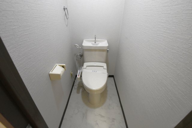 カサヴォストラ喜連3NEWHOPEのトイレ写真