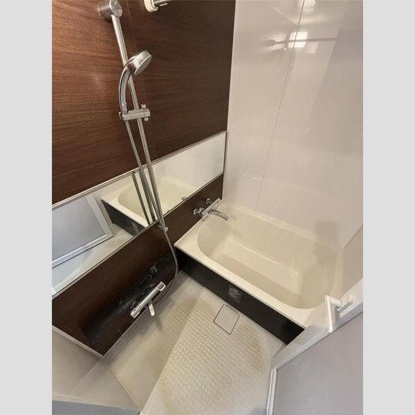 バス・シャワールーム　画像と現状が異なる場合は現状優先となります。