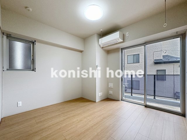 居室・リビング　※同タイプ、別部屋写真使用。