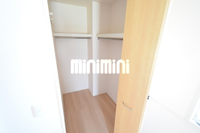 収納　写真は別号室です。