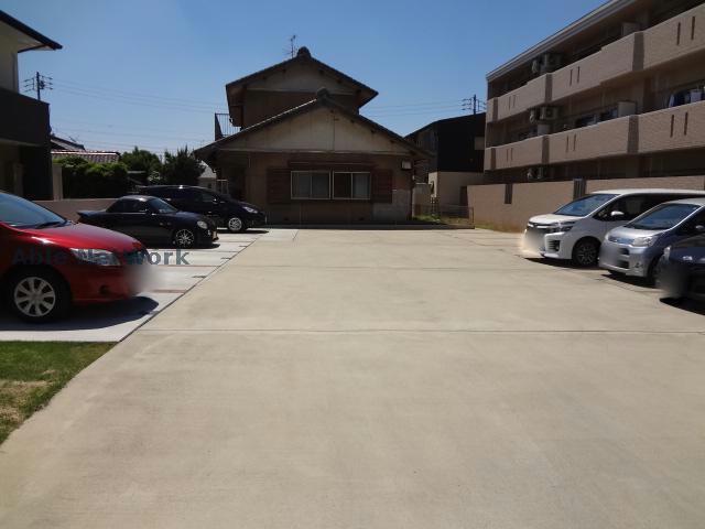 駐車場　駐車場