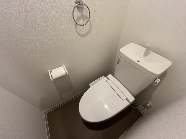トイレ　※同施工のイメージ写真となります。ご参考までにお願いいたしま