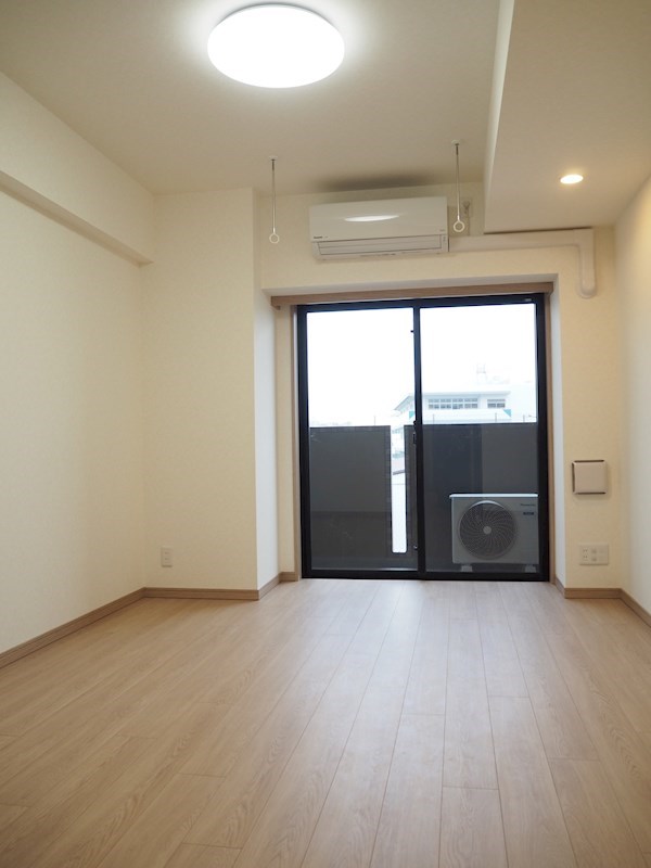 居室・リビング　開放感のあるゆったりとしたお部屋です♪