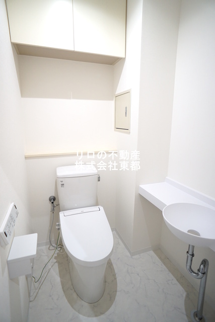 トイレ　トイレ内に手洗い場があるので便利ですね♪