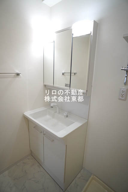 洗面設備　収納豊富な独立洗面台設置済みです♪