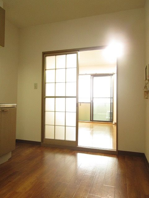 キッチン　写真は205号室です（参考）