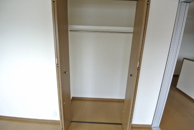 収納　メイプルコート弐番館