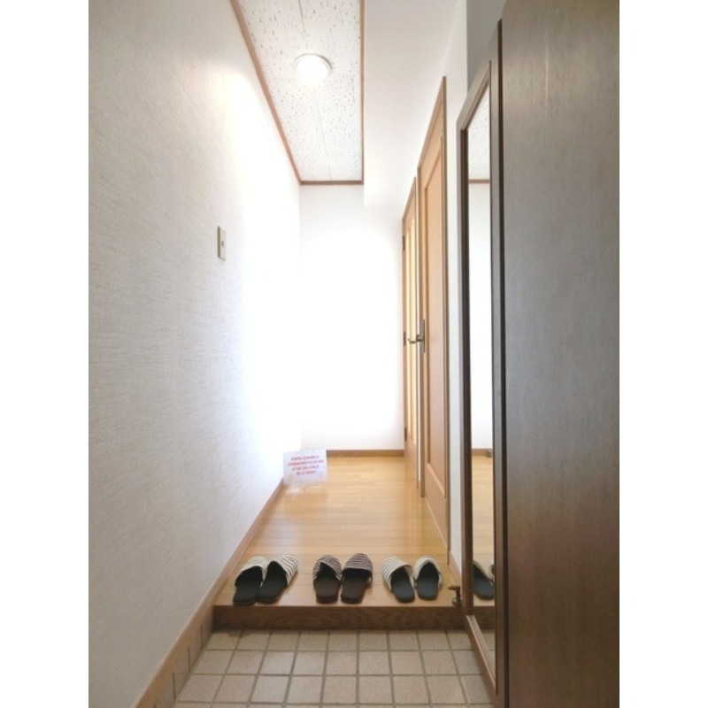玄関　図面と現状に相違がある場合には現状を優先