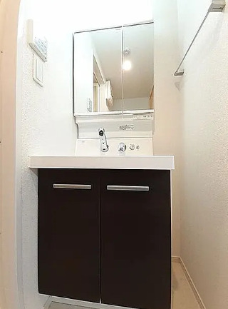 洗面設備　別部屋の画像を使用しております。