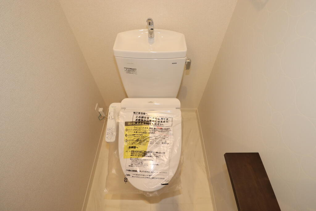 トイレ　トイレを撮影