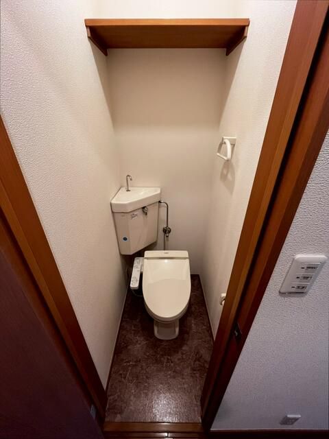 トイレ　※写真は別部屋です