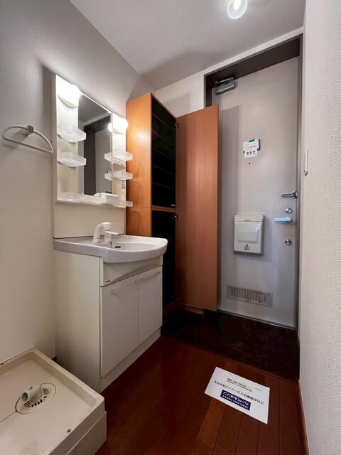 洗面設備　※写真は別部屋です