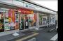 コンビニ　ファミリーマート橿原くずもと町店（コンビニ）まで94m