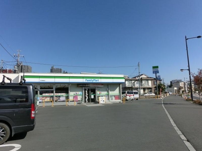 コンビニ　ファミリーマート所沢寿町店（コンビニ）まで295m