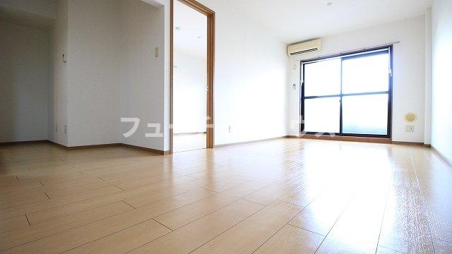 居室・リビング　ゆったりとした居間です