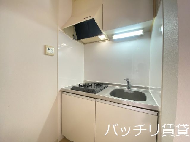 キッチン　※同型タイプ写真のため、現状優先。