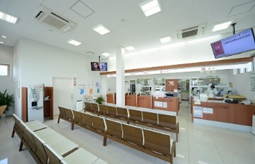 ドラックストア　アイン薬局 綾瀬店（ドラッグストア）まで210m