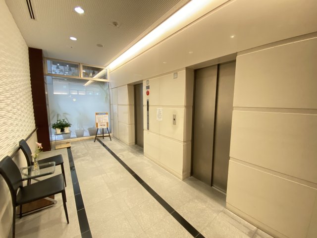 ロビー　天神プレイスWEST棟