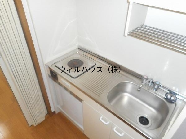 キッチン　大きめのキッチン！（電熱コンロ）