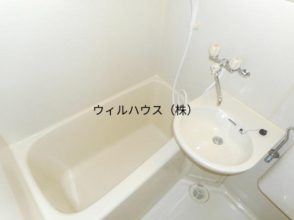 バス・シャワールーム　綺麗な浴槽です！