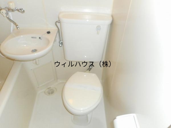 トイレ　掃除のしやすいユニットタイプ！