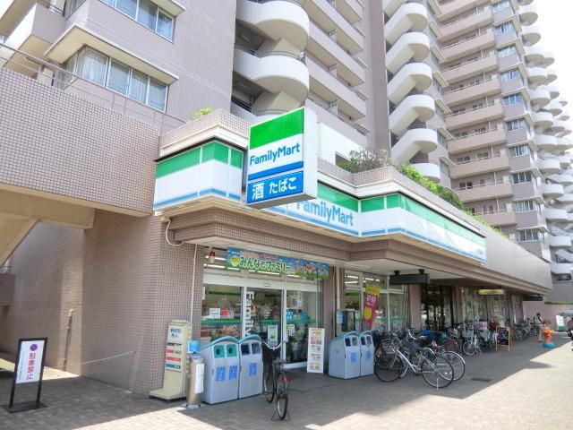コンビニ　ファミリーマート（コンビニ）まで274m