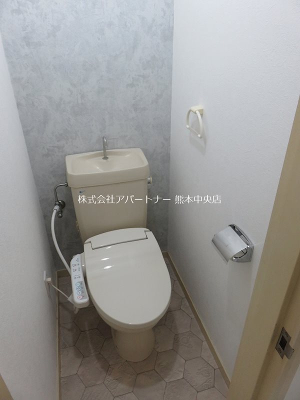 トイレ　ウォシュレット付きです