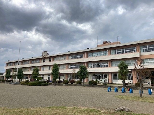 小学校　市貝町立市貝小学校（小学校）まで1100m