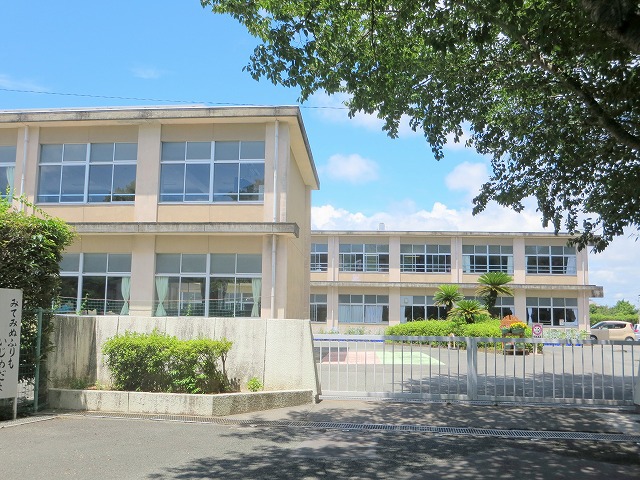 小学校　富塚西小学校（小学校）まで755m