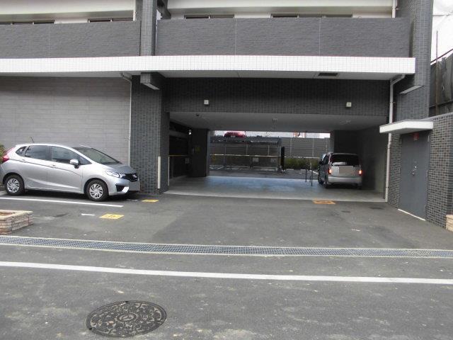 駐車場　駐車場