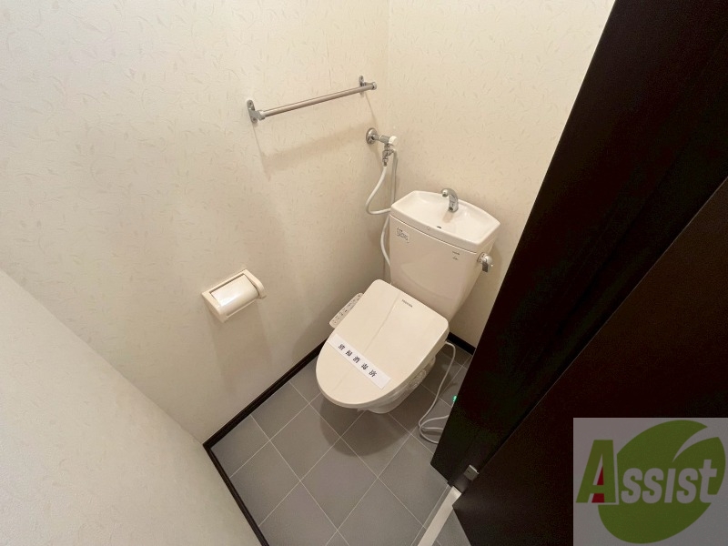 トイレ　トイレです。ウォシュレット付を探している方、おすすめです。