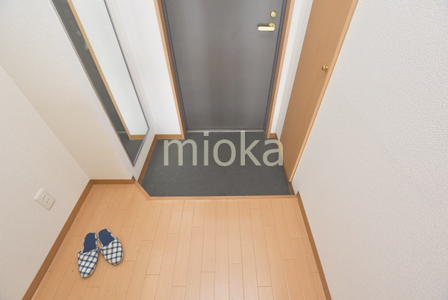 プライムタワー西今川の玄関写真