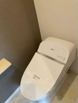 コンフォール池田山のトイレ写真