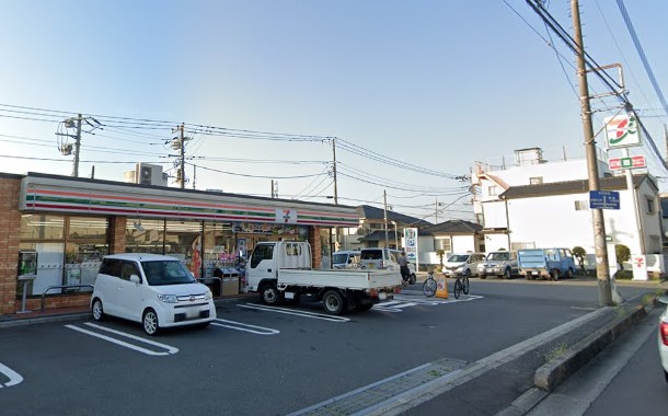 コンビニ　セブンイレブン 川口東本郷店（コンビニ）まで677m