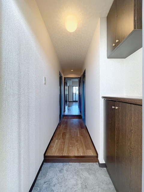 玄関　※別部屋参考写真