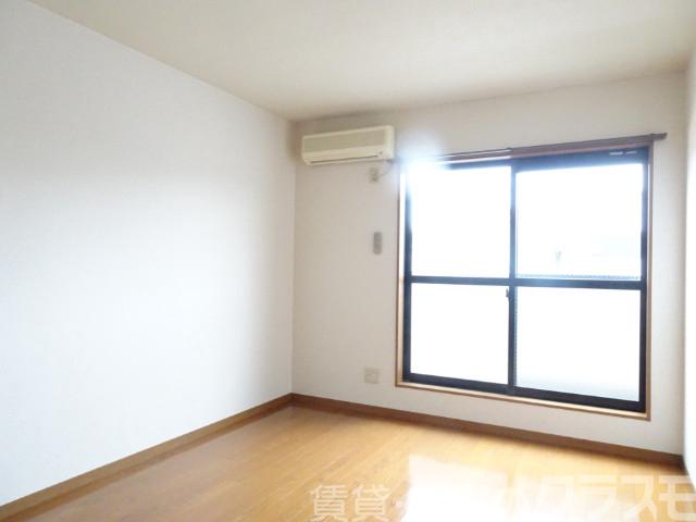 居室・リビング　明るいお部屋です♪