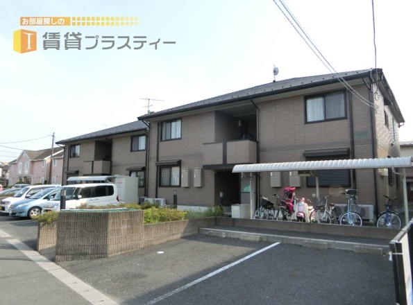 建物外観　長閑な住宅地に佇む、駐車場完備のアパートです。