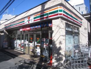 コンビニ　セブンイレブン港区北青山３丁目店（コンビニ）まで494m