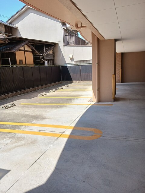 駐車場　駐車場
