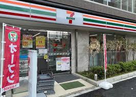 コンビニ　セブンイレブン 新宿信濃町店（コンビニ）まで64m