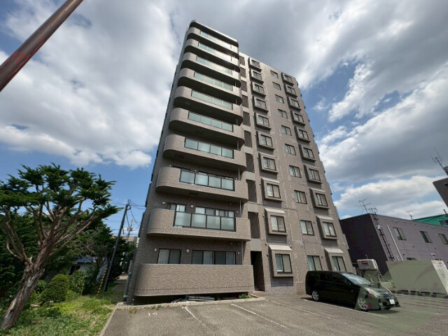 建物外観　札幌市東区北２０条東「ヴィアーレ２０」