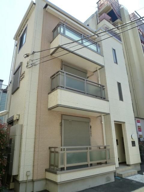 建物外観　新宿エリアの賃貸アパートです