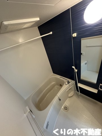 バス・シャワールーム　反転同タイプのお部屋です（現況を優先します）