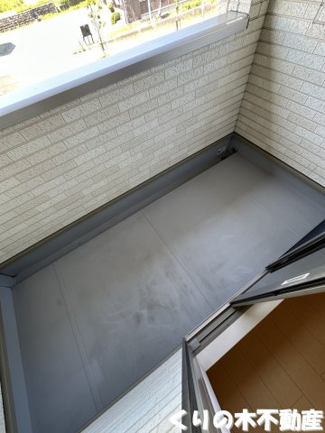バルコニー　反転同タイプのお部屋です（現況を優先します）