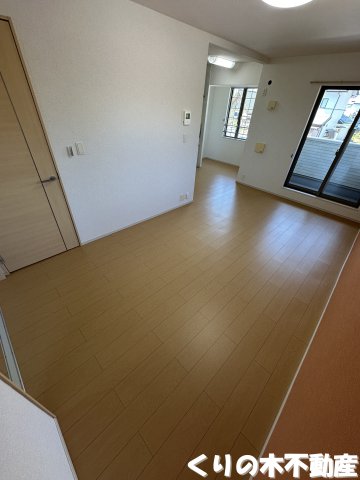 居室・リビング　反転同タイプのお部屋です（現況を優先します）