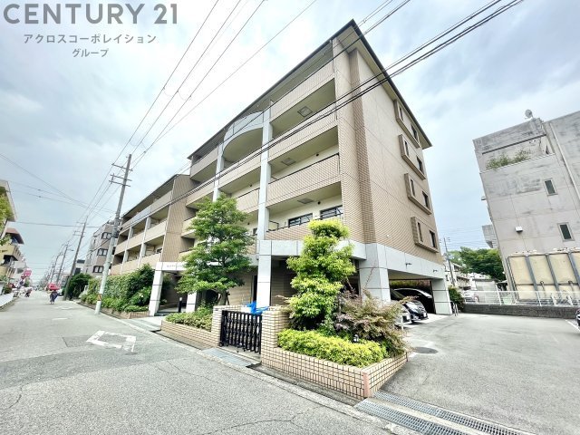 建物外観　敷地内に駐車場があります！