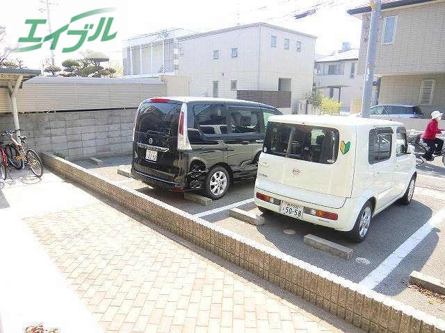 駐車場　駐車場