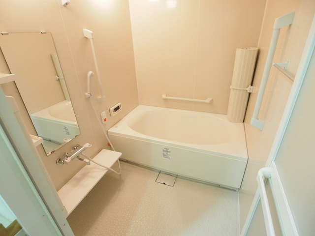 サービス付高齢者専用賃貸住宅 らいふはうす金沢の風呂写真