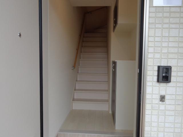玄関　階段
