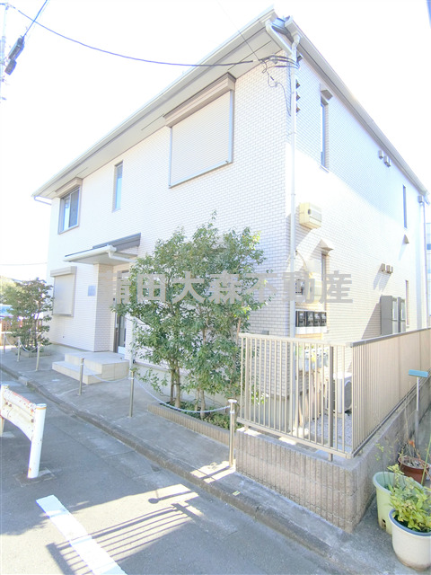 建物外観　2013年8月築　軽量鉄骨造地上2階建て総戸数4戸 東京都大